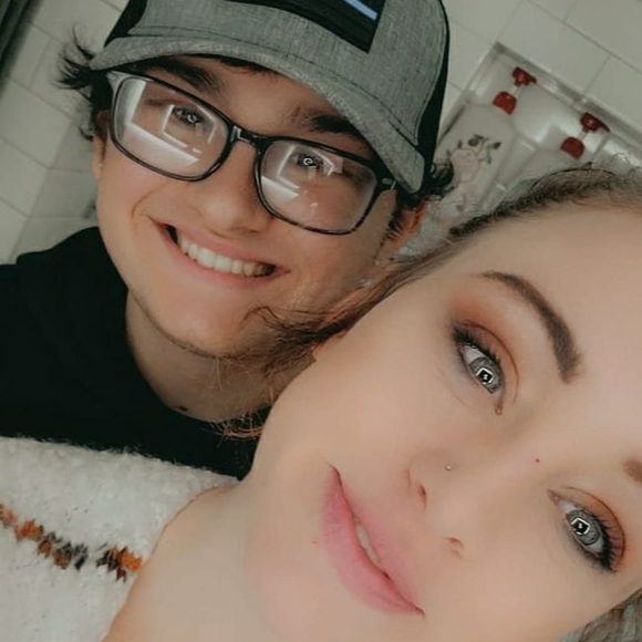 Meet your Posher, Chris - Picture 1 of 1